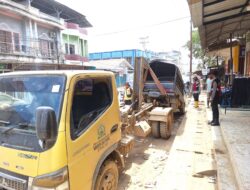 Dari Jalan Tergenang ke Bengkel Perbaikan, Polisi gunakan towing  Evakuasi Mobil Warga Pascabanjir