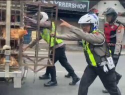 Respon Cepat Tim Urai Polres Blitar Bantu Kendaraan Mogok, Arus Lalu Lintas Tetap Lancar