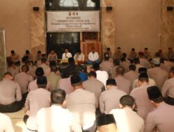 Binrohtal, Kapolres Tuban Beri Tiket Umroh Gratis Kepada Takmir Masjid Baitul Mu’min