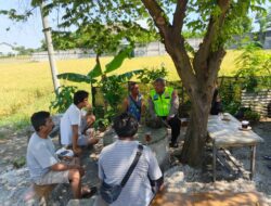 Dialog dengan warga