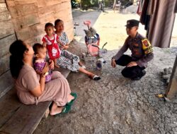 Jalin Kedekatan Dengan Warga Anggota Bhabinkamtibmas Polsek Senori Polres Tuban Polda Jatim Laksanakan Kegiatan Sambang Door to Door System