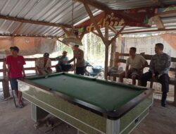 Kanit Binmas dan Bhabinkamtibmas Polsek montong Sambang Dialogis Bersama Tokoh Masyarakat