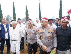 Wujudkan Swasembada, Wakapolri Pimpin Langsung Penanaman Perdana Bawang Putih Serentak